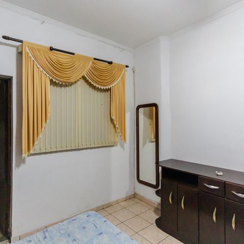 Casa à venda com 150m², 2 quartos e 4 vagas Casa à venda com 150m², 2 quartos e 4 vagasSuíte