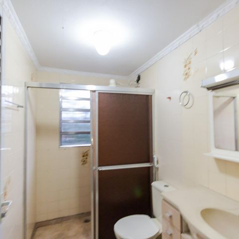 Casa à venda com 150m², 2 quartos e 4 vagas Casa à venda com 150m², 2 quartos e 4 vagasBanheiro