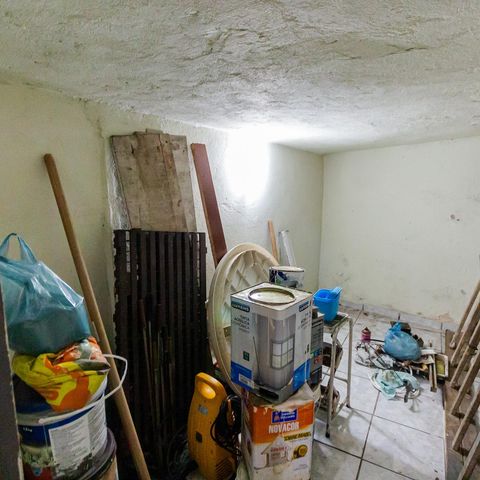 Casa à venda com 150m², 2 quartos e 4 vagas Casa à venda com 150m², 2 quartos e 4 vagasDepósito