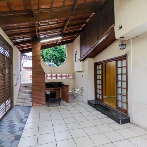 Casa à venda com 150m², 2 quartos e 4 vagas Casa à venda com 150m², 2 quartos e 4 vagasQuintal