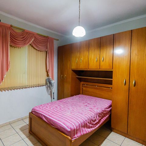 Casa à venda com 150m², 2 quartos e 4 vagas Casa à venda com 150m², 2 quartos e 4 vagasQuarto