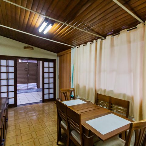 Casa à venda com 150m², 2 quartos e 4 vagas Casa à venda com 150m², 2 quartos e 4 vagasÁrea de Serviço