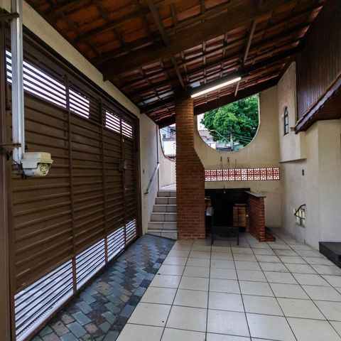 Casa à venda com 150m², 2 quartos e 4 vagas Casa à venda com 150m², 2 quartos e 4 vagasQuintal