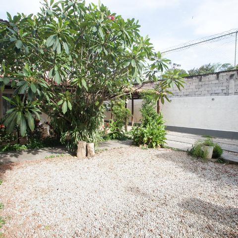 Casa para alugar com 314m², 4 quartos e 5 vagasQuintal da Frente