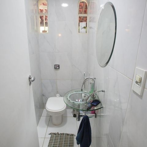 Casa para alugar com 314m², 4 quartos e 5 vagasLavabo