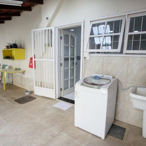 Casa para alugar com 314m², 4 quartos e 5 vagasÁrea de Serviço