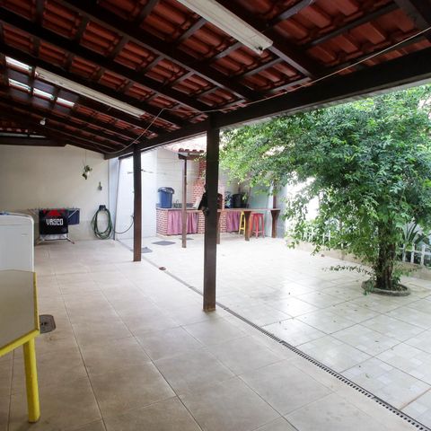 Casa para alugar com 314m², 4 quartos e 5 vagasVaranda dos Fundos