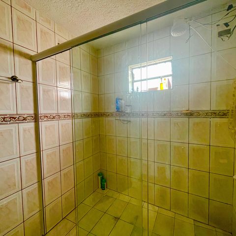 Casa à venda com 160m², 2 quartos e sem vagaBanheiro