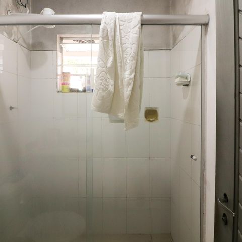 Casa à venda com 150m², 3 quartos e 1 vaga Casa à venda com 150m², 3 quartos e 1 vagaBanheiro