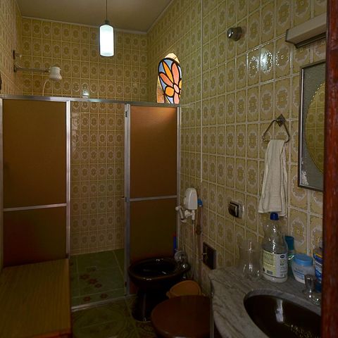 Casa à venda com 316m², 5 quartos e 2 vagas Casa à venda com 316m², 5 quartos e 2 vagasBanheiro Social