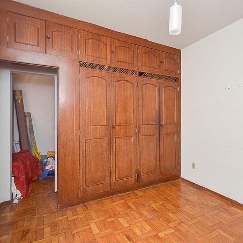 Casa à venda com 316m², 5 quartos e 2 vagas Casa à venda com 316m², 5 quartos e 2 vagasQuarto 1