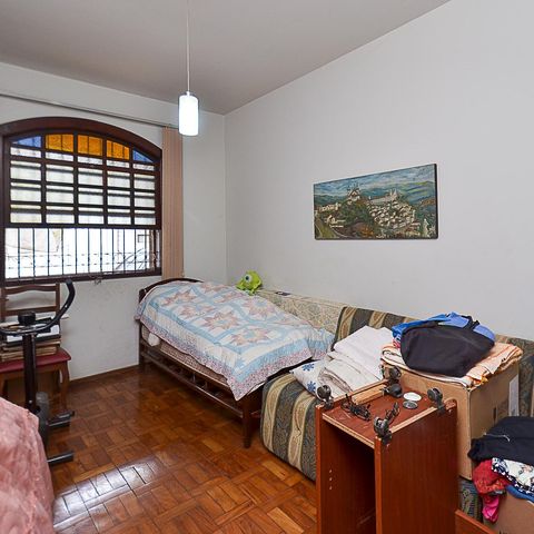 Casa à venda com 316m², 5 quartos e 2 vagas Casa à venda com 316m², 5 quartos e 2 vagasQuarto 3