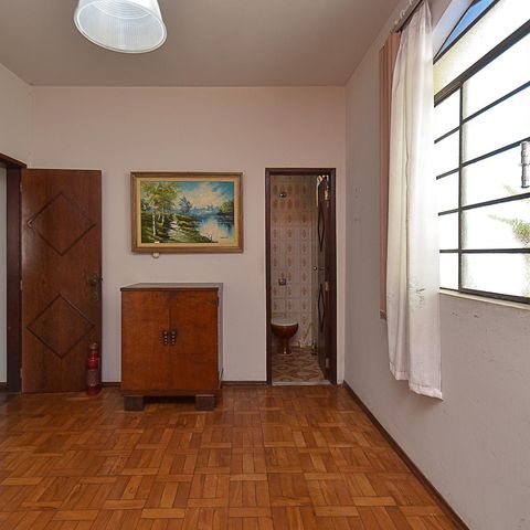 Casa à venda com 316m², 5 quartos e 2 vagas Casa à venda com 316m², 5 quartos e 2 vagasSuíte 1