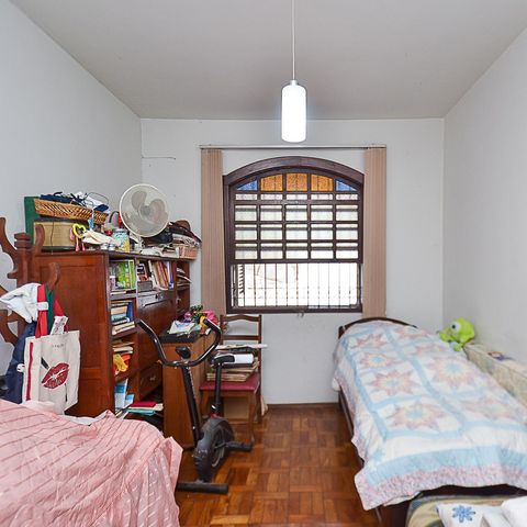 Casa à venda com 316m², 5 quartos e 2 vagas Casa à venda com 316m², 5 quartos e 2 vagasQuarto 3