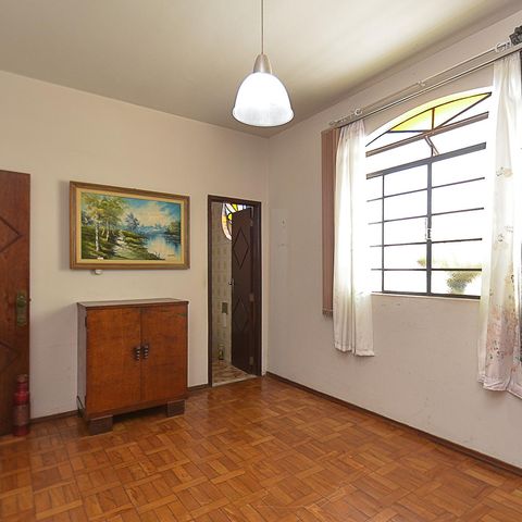 Casa à venda com 316m², 5 quartos e 2 vagas Casa à venda com 316m², 5 quartos e 2 vagasSuíte 1