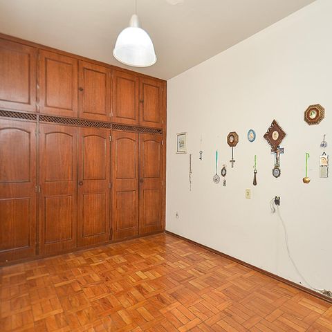 Casa à venda com 316m², 5 quartos e 2 vagas Casa à venda com 316m², 5 quartos e 2 vagasSuíte 1