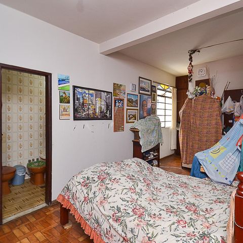 Casa à venda com 316m², 5 quartos e 2 vagas Casa à venda com 316m², 5 quartos e 2 vagasSuíte 2