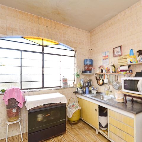 Casa à venda com 316m², 5 quartos e 2 vagas Casa à venda com 316m², 5 quartos e 2 vagasCozinha