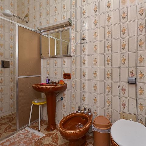 Casa à venda com 316m², 5 quartos e 2 vagas Casa à venda com 316m², 5 quartos e 2 vagasBanheiro Suíte 1