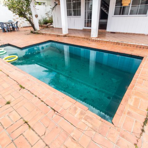 Casa de condomínio à venda com 355m², 3 quartos e 2 vagas Casa de condomínio à venda com 355m², 3 quartos e 2 vagasPiscina