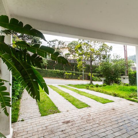 Casa de condomínio à venda com 355m², 3 quartos e 2 vagas Casa de condomínio à venda com 355m², 3 quartos e 2 vagasGaragem