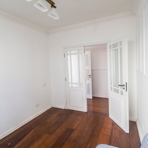 Casa de condomínio à venda com 355m², 3 quartos e 2 vagas Casa de condomínio à venda com 355m², 3 quartos e 2 vagasEscritório