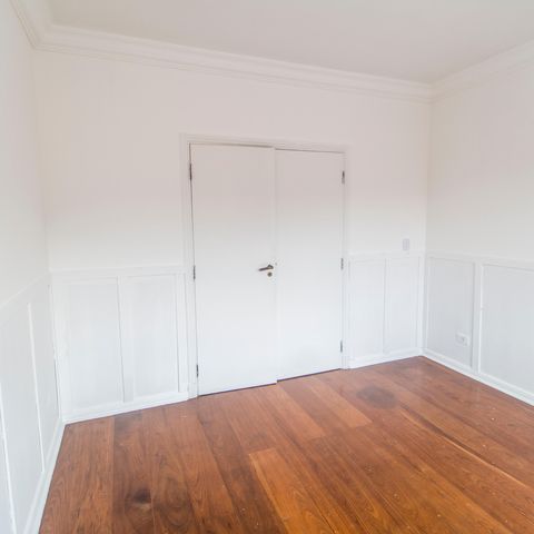 Casa de condomínio à venda com 355m², 3 quartos e 2 vagas Casa de condomínio à venda com 355m², 3 quartos e 2 vagasEscritório