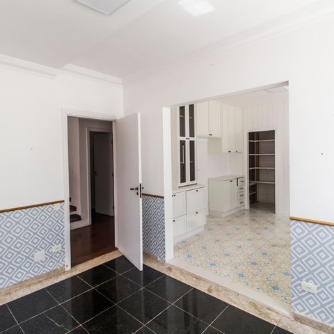 Casa de condomínio à venda com 355m², 3 quartos e 2 vagas Casa de condomínio à venda com 355m², 3 quartos e 2 vagasCopa