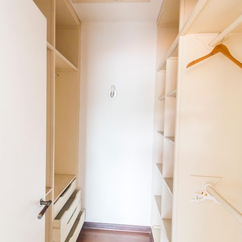 Casa de condomínio à venda com 355m², 3 quartos e 2 vagas Casa de condomínio à venda com 355m², 3 quartos e 2 vagasCloset da suíte