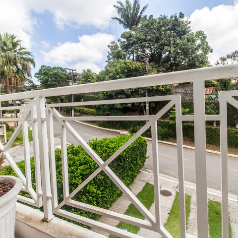 Casa de condomínio à venda com 355m², 3 quartos e 2 vagas Casa de condomínio à venda com 355m², 3 quartos e 2 vagasSacada