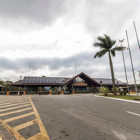 Casa de condomínio à venda com 355m², 3 quartos e 2 vagasEntrada