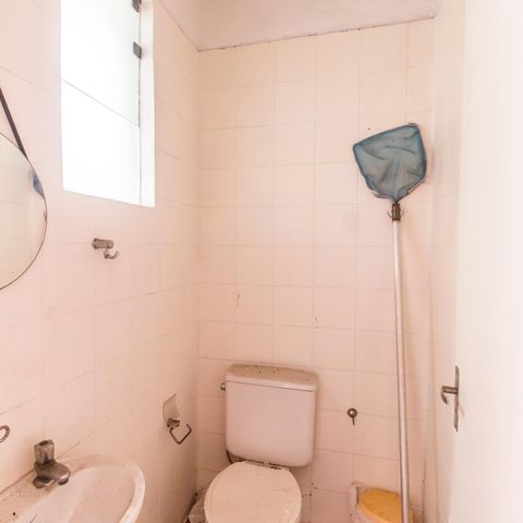 Casa de condomínio à venda com 355m², 3 quartos e 2 vagas Casa de condomínio à venda com 355m², 3 quartos e 2 vagasBanheiro