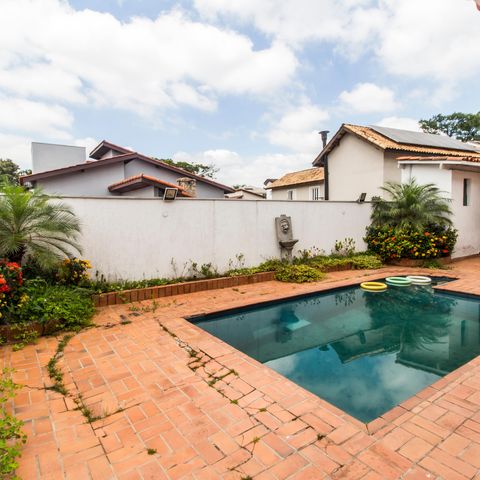 Casa de condomínio à venda com 355m², 3 quartos e 2 vagas Casa de condomínio à venda com 355m², 3 quartos e 2 vagasPiscina