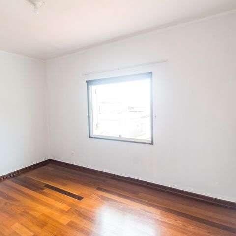 Casa de condomínio à venda com 355m², 3 quartos e 2 vagas Casa de condomínio à venda com 355m², 3 quartos e 2 vagasSuíte 3