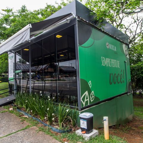 Casa de condomínio à venda com 355m², 3 quartos e 2 vagas Casa de condomínio à venda com 355m², 3 quartos e 2 vagasMercado