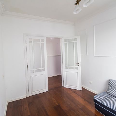 Casa de condomínio à venda com 355m², 3 quartos e 2 vagas Casa de condomínio à venda com 355m², 3 quartos e 2 vagasEscritório