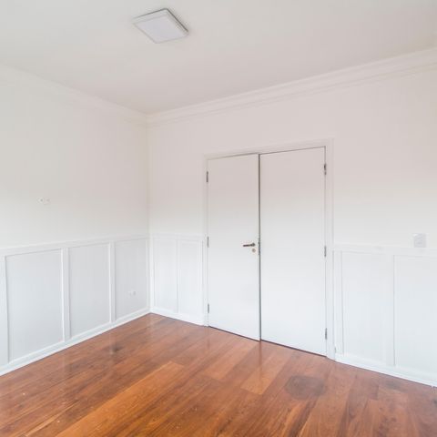 Casa de condomínio à venda com 355m², 3 quartos e 2 vagas Casa de condomínio à venda com 355m², 3 quartos e 2 vagasEscritório