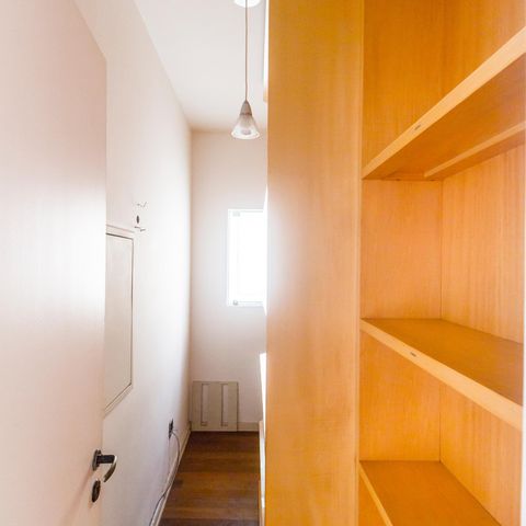 Casa de condomínio à venda com 355m², 3 quartos e 2 vagas Casa de condomínio à venda com 355m², 3 quartos e 2 vagasCloset