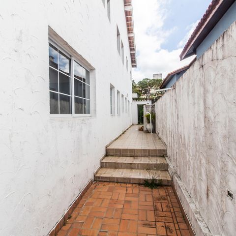 Casa de condomínio à venda com 355m², 3 quartos e 2 vagas Casa de condomínio à venda com 355m², 3 quartos e 2 vagasCorredor