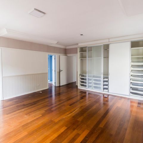 Casa de condomínio à venda com 355m², 3 quartos e 2 vagas Casa de condomínio à venda com 355m², 3 quartos e 2 vagasSuíte master