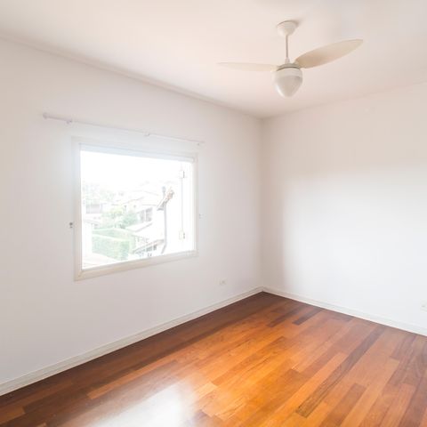 Casa de condomínio à venda com 355m², 3 quartos e 2 vagas Casa de condomínio à venda com 355m², 3 quartos e 2 vagasSuíte 2