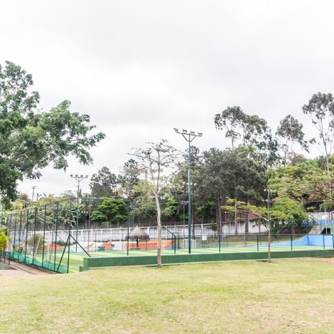 Casa de condomínio à venda com 355m², 3 quartos e 2 vagas Casa de condomínio à venda com 355m², 3 quartos e 2 vagasQuadra Esportiva