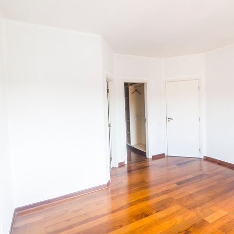 Casa de condomínio à venda com 355m², 3 quartos e 2 vagas Casa de condomínio à venda com 355m², 3 quartos e 2 vagasSuíte 3