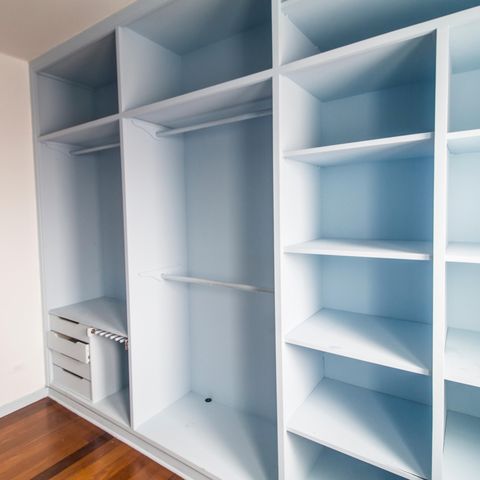 Casa de condomínio à venda com 355m², 3 quartos e 2 vagas Casa de condomínio à venda com 355m², 3 quartos e 2 vagasCloset da suíte