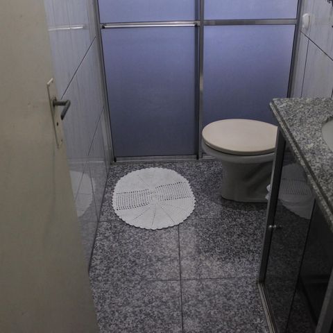 Casa à venda com 350m², 6 quartos e 2 vagasBanheiro social