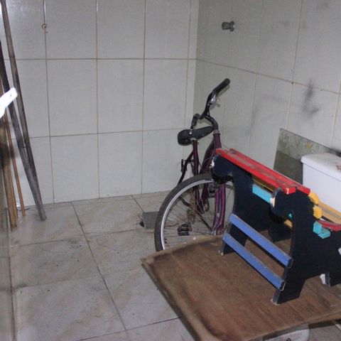 Casa à venda com 350m², 6 quartos e 2 vagasBanheiro da garagem