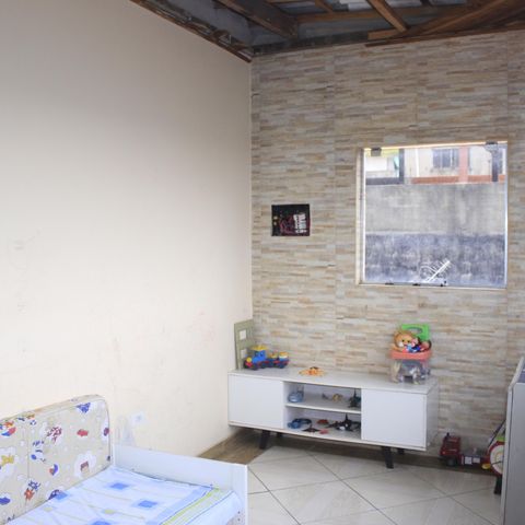 Casa à venda com 350m², 6 quartos e 2 vagasVaranda coberta (piso superior)
