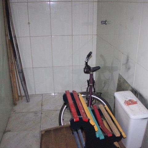 Casa à venda com 350m², 6 quartos e 2 vagasBanheiro da garagem