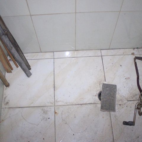 Casa à venda com 350m², 6 quartos e 2 vagasBanheiro da garagem