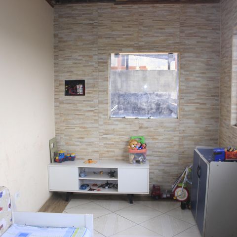 Casa à venda com 350m², 6 quartos e 2 vagasVaranda coberta (piso superior)
